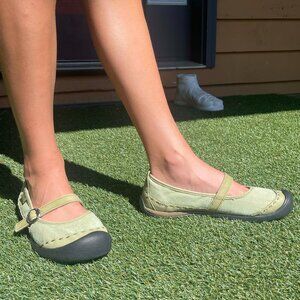 KEEN Women’s Green Mary Jane Adjustable Unique Soles Sz 8 Great Condition